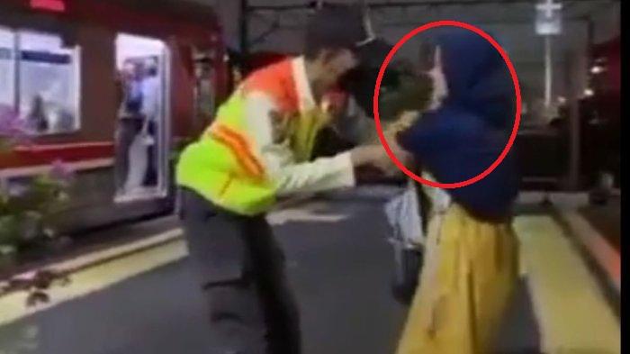 Viral-Video-Ibu-Hendak-Buang-Bayi-di-Stasiun-Kereta-Api-Seberat-Itukah-Masalah-Rumah-Tangga.jpg