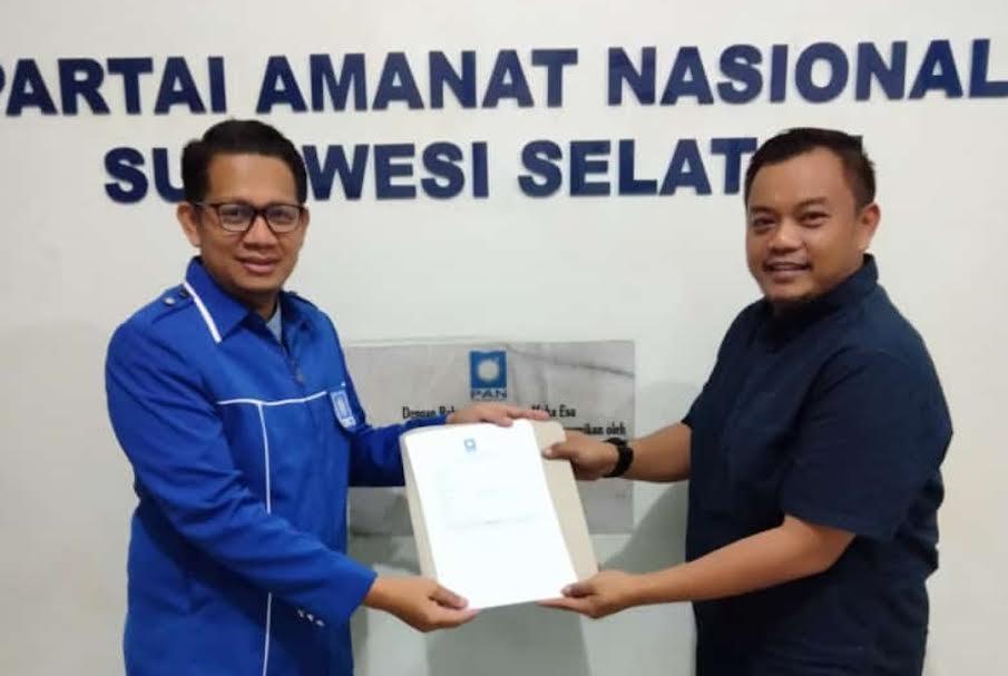 Wakil-Ketua-PAN-Sulsel-Rizaldy-Nasri-bersama-Koordinator-Tim-Pemenangan-Annar-Sampetoding00.jpg