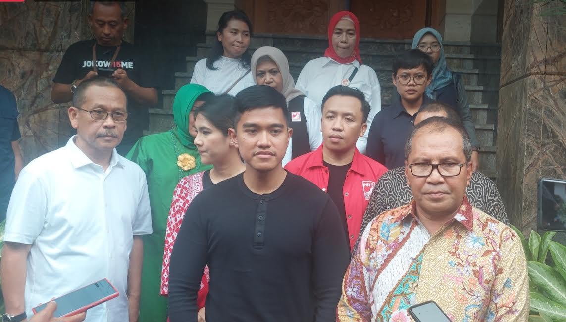 Wali-Kota-Makassar-usai-jamu-Ketum-PSI-Kaesang-Pangarep-1111111.jpg