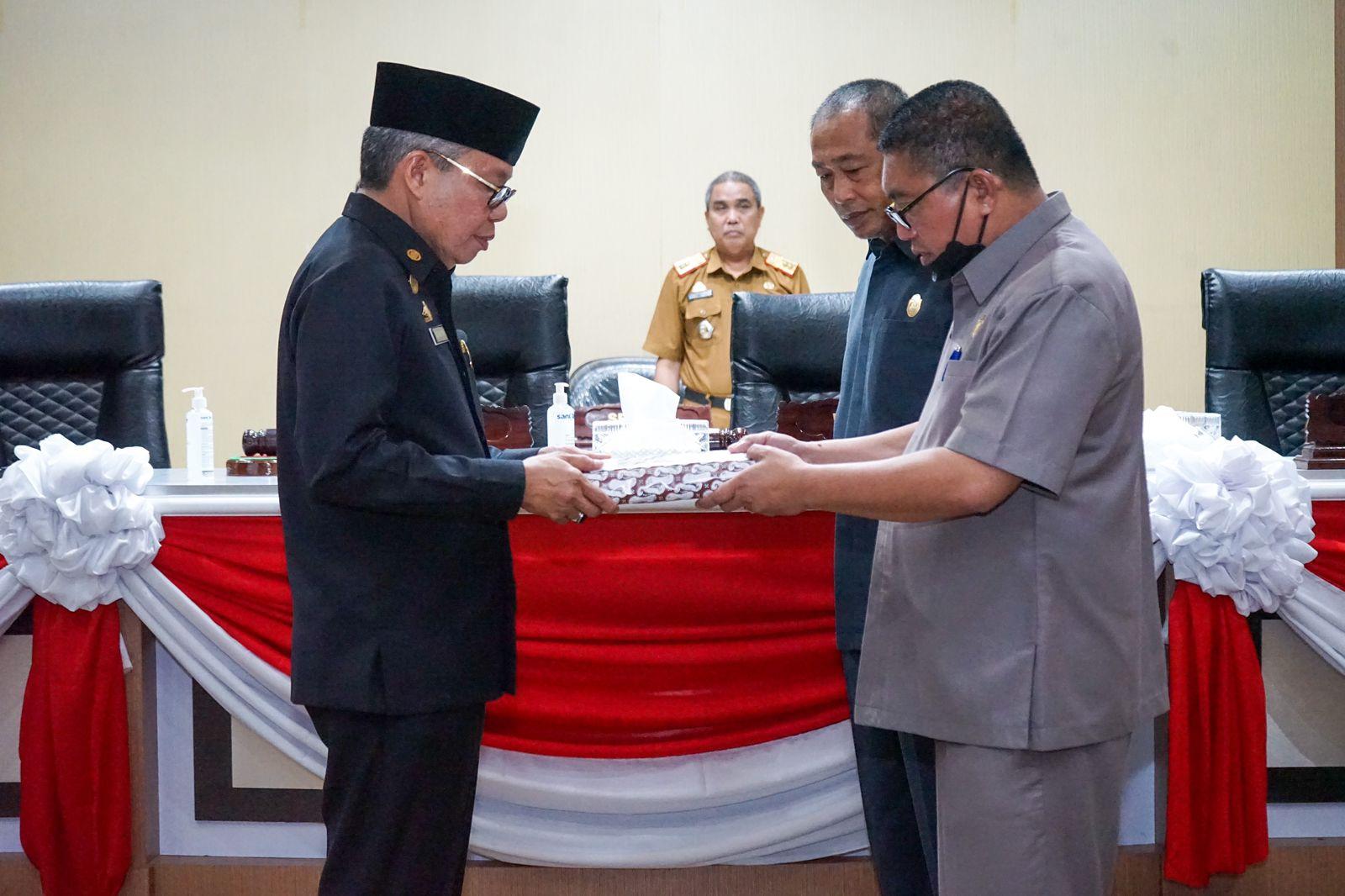 Wali-Kota-Parepare-HM-Taufan-Pawe-serahkan-LKPJ-tahun-anggaran-2022.jpg