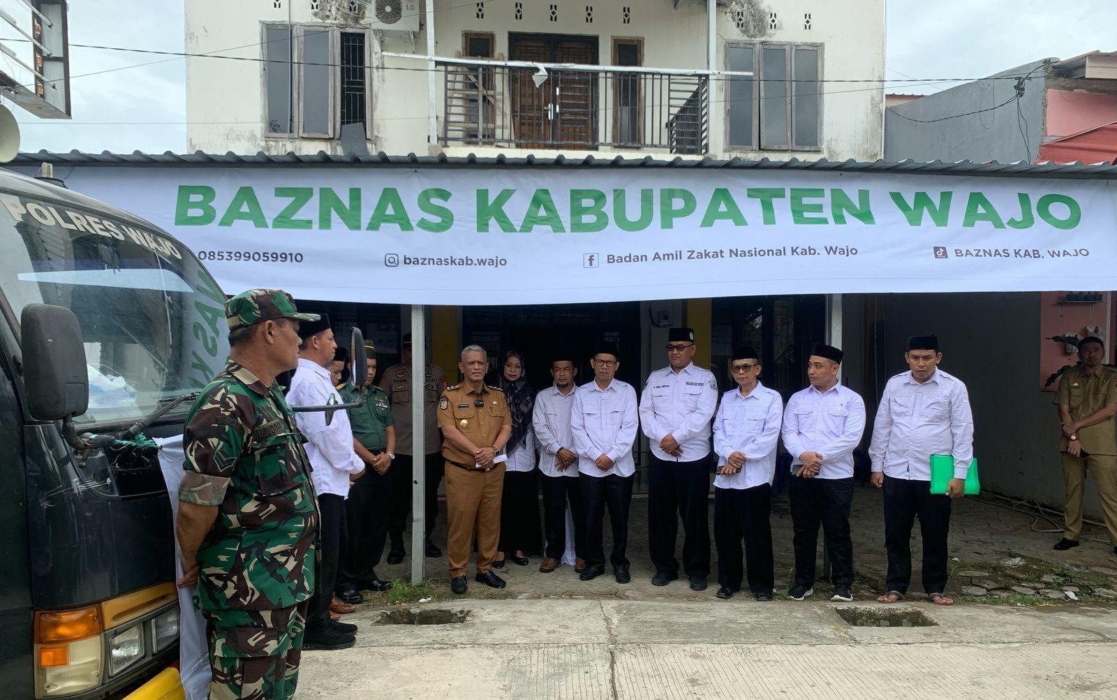 VIDEO: Wakil Bupati Wajo Baso Rahmanuddin Lepas 1.364 Logistik Zakat Fitrah