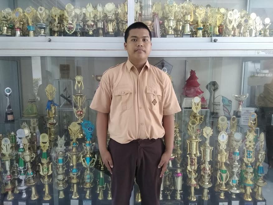 achmed-gerland-siswa-berprestasi-sma-negeri-17-makassar-saat-ditemui-tribun-timurcom.jpg
