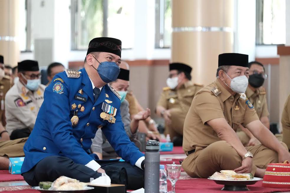 adnan-purichta-ichsan-bersama-abd-rauf-malaganni-menghadiri-peringatan-isra-miraj-1.jpg<pf>adnan-purichta-ichsan-bersama-abd-rauf-malaganni-menghadiri-peringatan-isra-miraj-nabi-2.jpg<pf>adnan-purichta-ichsan-bersama-abd-rauf-malaganni-menghadiri-peringatan-isra-miraj-3.jpg<pf>adnan-purichta-ichsan-bersama-abd-rauf-malaganni-menghadiri-peringatan-isra-miraj-4.jpg<pf>adnan-purichta-ichsan-bersama-abd-rauf-malaganni-menghadiri-peringatan-isra-miraj-5.jpg