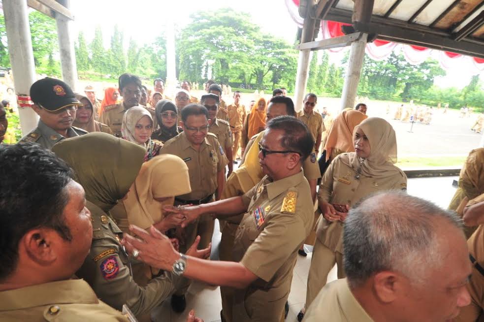 FOTO: Pamit, Begini Ekspresi Wagub Agus AN Saat Upacara di Kantor Gubernur Sulsel - agus-an-pamit2_20180212_192846.jpg