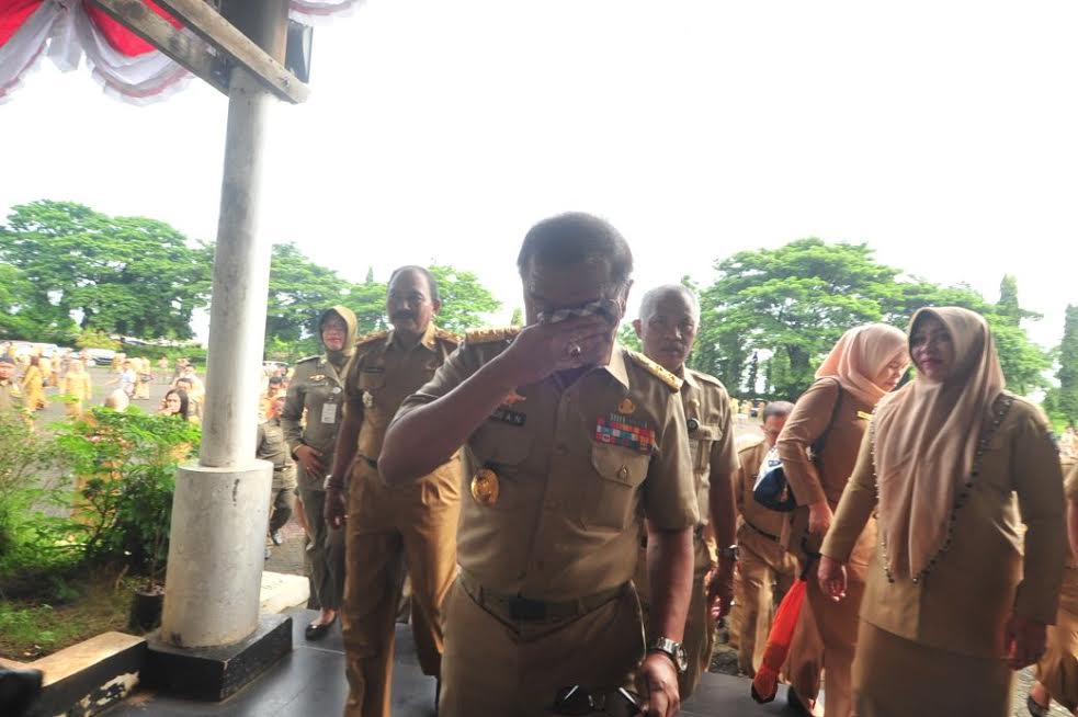 FOTO: Pamit, Begini Ekspresi Wagub Agus AN Saat Upacara di Kantor Gubernur Sulsel - agus-an-pamit5_20180212_193052.jpg