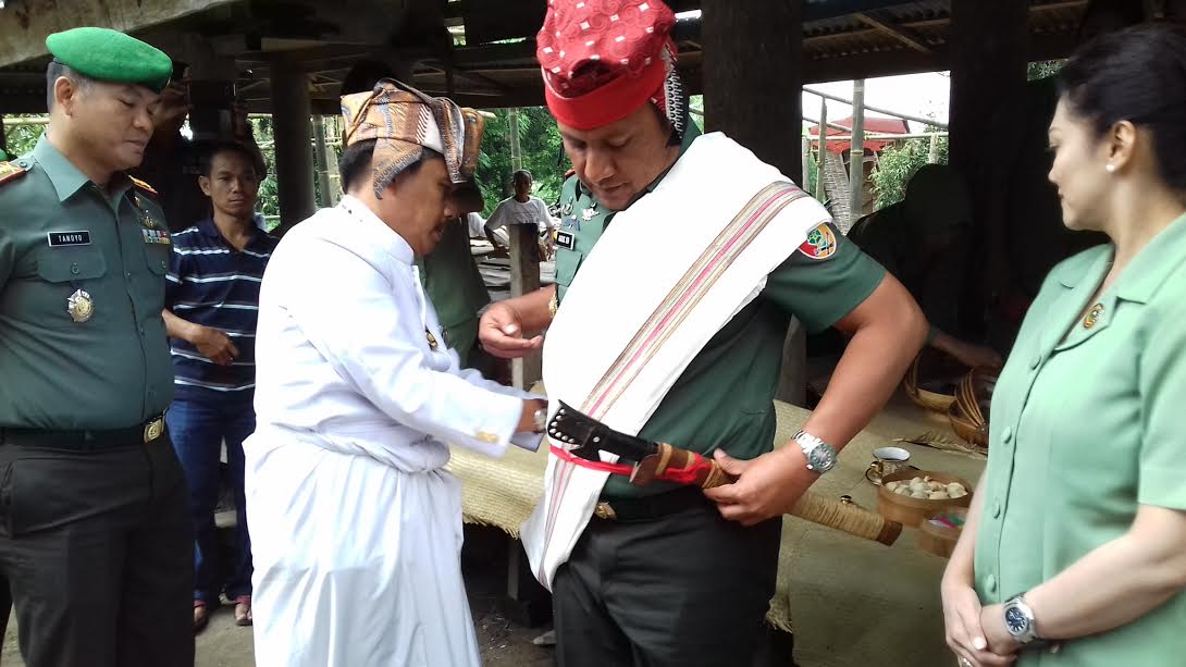 agus-dapat-parang-toraja_20161222_094846.jpg