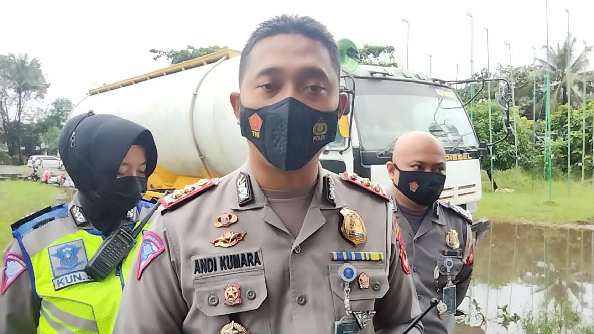akbp-andi-kumara-saat-ditemui-di-posko-lakalantas-toddopuli-jl-anggrek.jpg