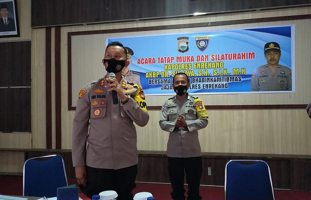 akbp-dr-andi-sinjaya-mengumpulkan-seluruh-bhabinkamtibmas.jpg