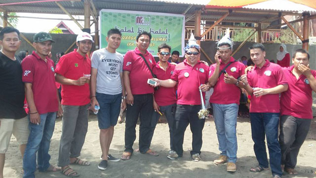 Alumni '97 MAN 2 Makassar Halalbihalal di Pantai Galesong - alumni-angkatan-97-man-2-model-makassar2_20160807_190304.jpg
