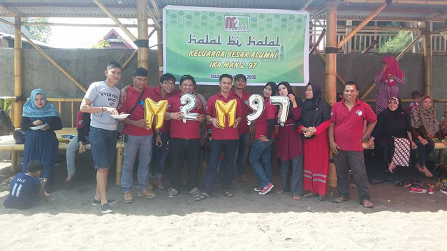 alumni-angkatan-97-man-2-model-makassar_20160807_190214.jpg<pf>alumni-angkatan-97-man-2-model-makassar2_20160807_190304.jpg<pf>alumni-angkatan-97-man-2-model-makassar3_20160807_190356.jpg