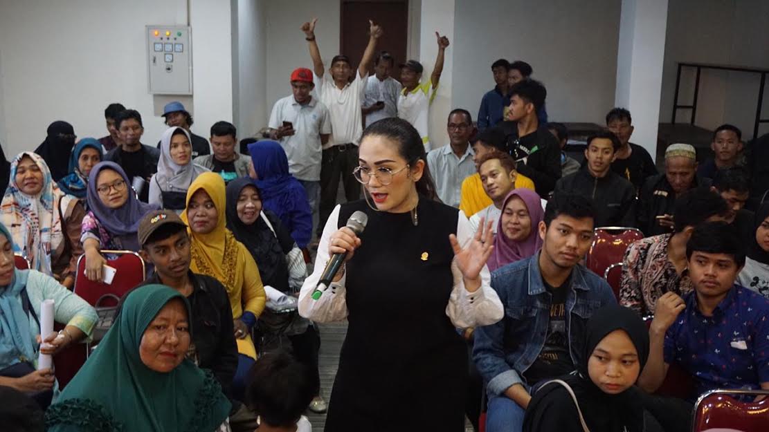 andi-debbie-purnama-rusdin-tatap-muka-bersama-warga-makassar.jpg