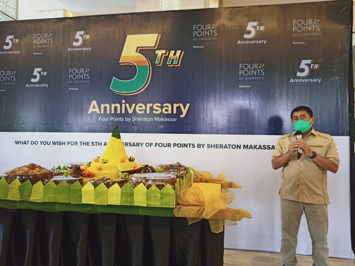 andi-idris-manggabarani-memberikan-sambutan-di-syukuran-anniversary-ke-5-four-points.jpg