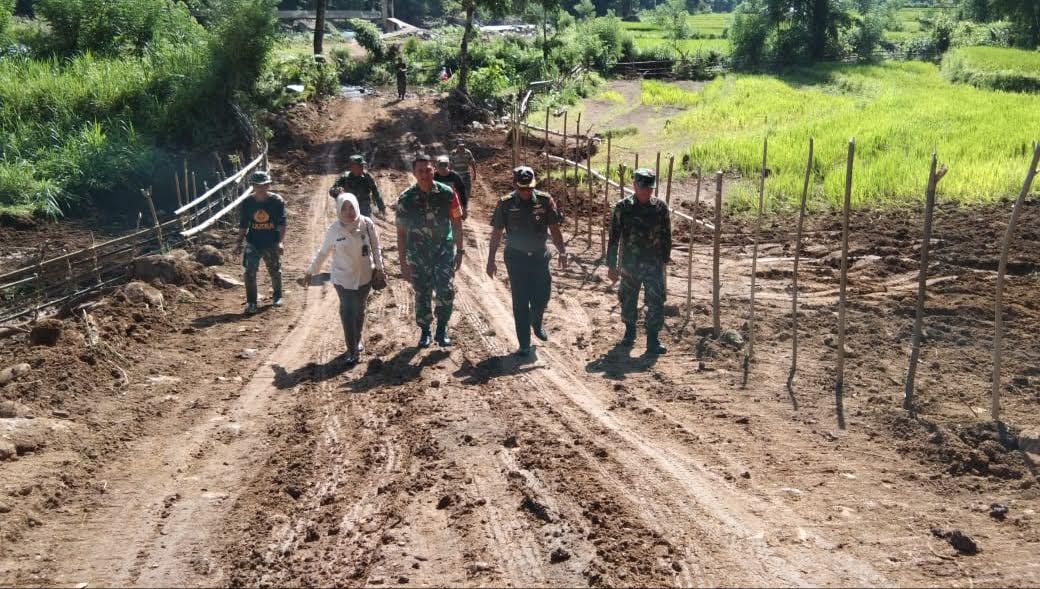 Perintisan Jalan di Tompobulu Maros Oleh TNI Hampir Rampung