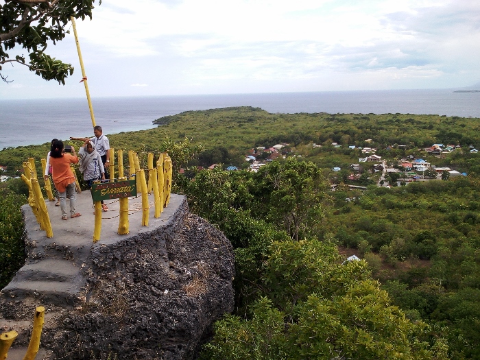 Puncak Pua Janggo, Spot Selfie Favorit di Bira - anjungan-simata-puncak-pua-janggo-di-bira_20170118_164319.jpg
