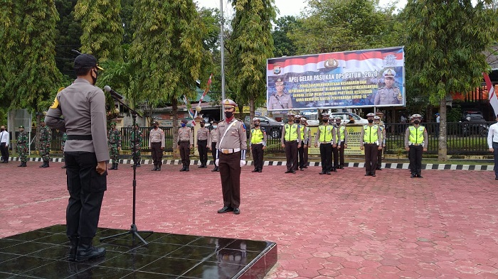 apel-gelar-pasukan-operasi-patuh-2020-di-mako-polres-enrekang-kamis-2372020.jpg