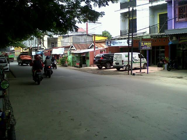 arus-lalu-lintas-di-jl-abdullah-daeng-siruas_20160426_122233.jpg