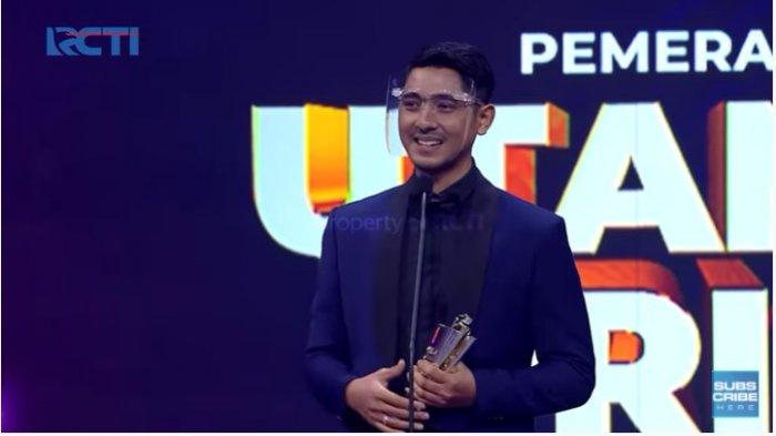 arya-saloka-terima-penghargaan-pemeran-utama-pria-terfavorit-tak-sebut-nama-istri.jpg