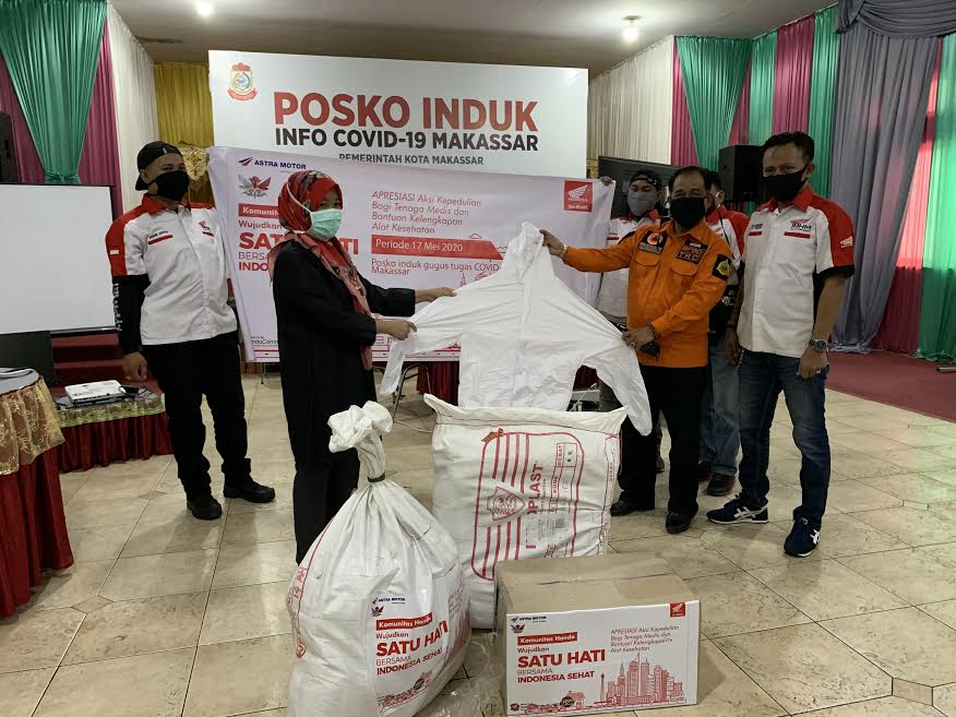 astra-motor-makassar-salurkan-donasi-ke-tenaga-medis-melalui-tim-satgas-covid-19-makassar.jpg