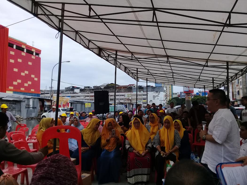 Ratusan Pedagang Pasar Sentral Makassar Tetap Bertahan di Lapak Lama