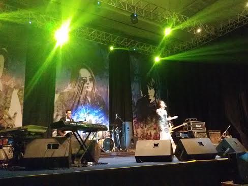 Audrey Calcia 'Buka' Konser KLa Project