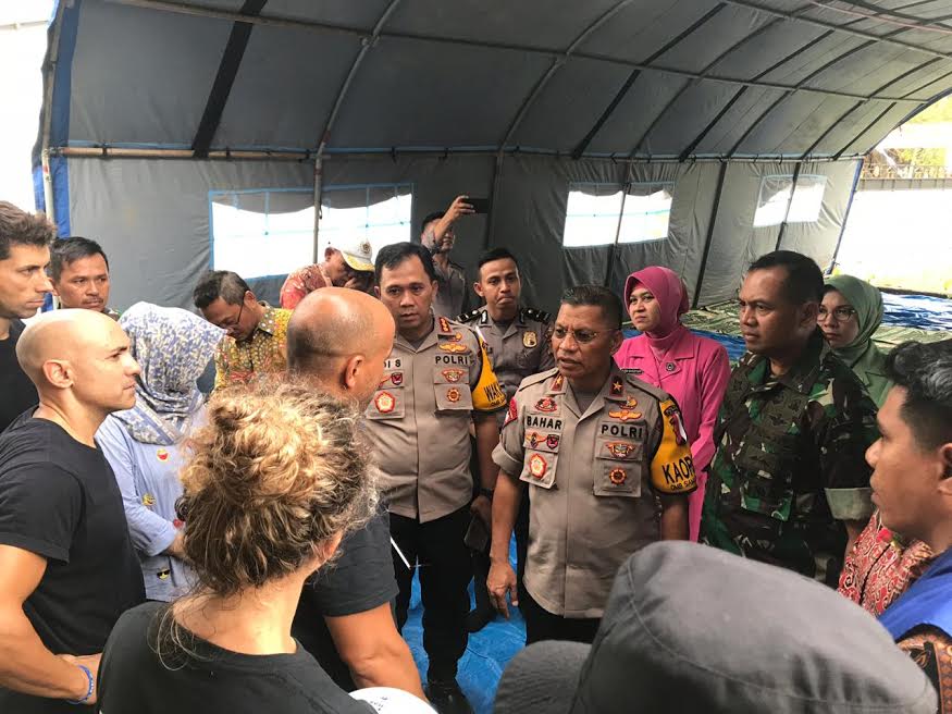 Kapolda Sulbar dan Danrem 142 Tatag Kunjungi Korban Gempa Sulteng