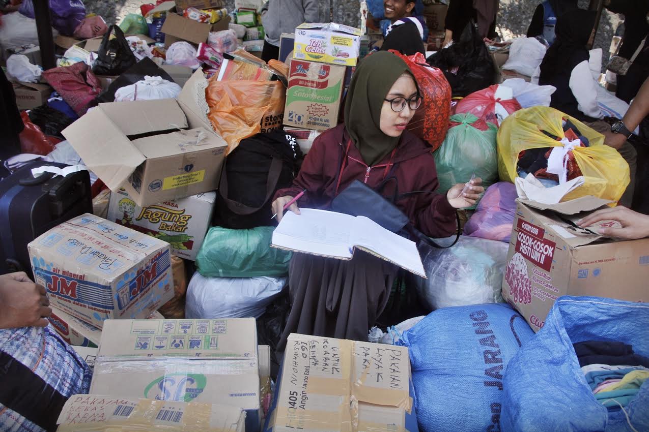 Dibantu RT RW, Danny Pomanto Kirim 50 Truk Logistik untuk Korban Gempa Palu