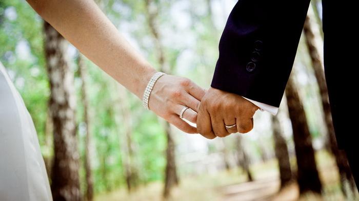 Kabar Bahagia Calon Pengantin, Acara Pernikahan Sudah Bisa Digelar Ramai-ramai, Simak Ketentuannya