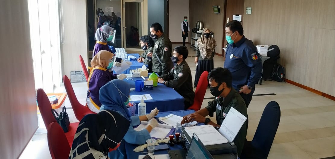 bawaslu-kabupaten-gowa-melakukan-pemeriksaan-rapid-test-massal-kepada-seluruh-ppl.jpg