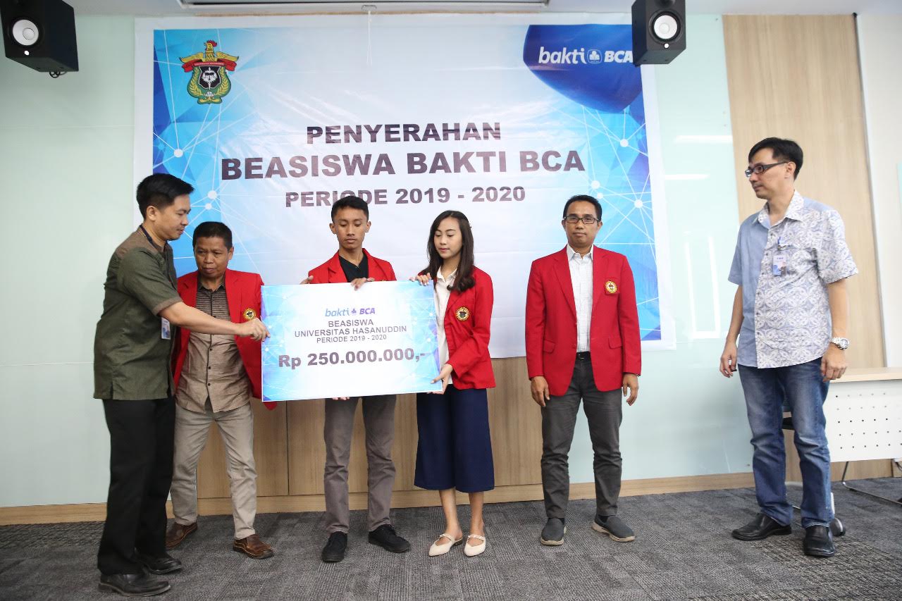BCA Beri Beasiswa Rp 250 Juta Bagi Mahasiswa Berprestasi Unhas
