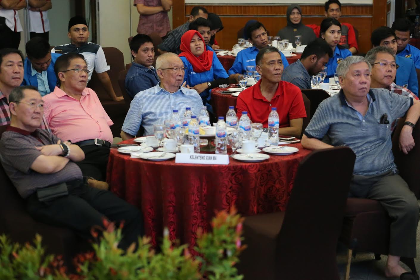 PD INTI-PSMTI Sulsel Serahkan Penghargaan untuk Narasumber Dialog Kebangsaan - bersama-paguyuban-sosial_20170205_205113.jpg