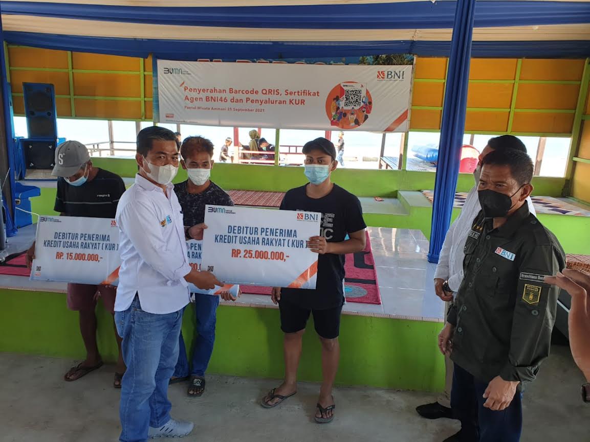 BNI Kantor Wilayah 07 Makassar Gandeng Pelaku UMKM di Pantai Ammani Pinrang