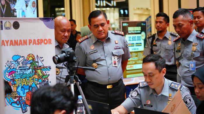 booth-Layanan-Paspor-Kanim-Makassar.jpg