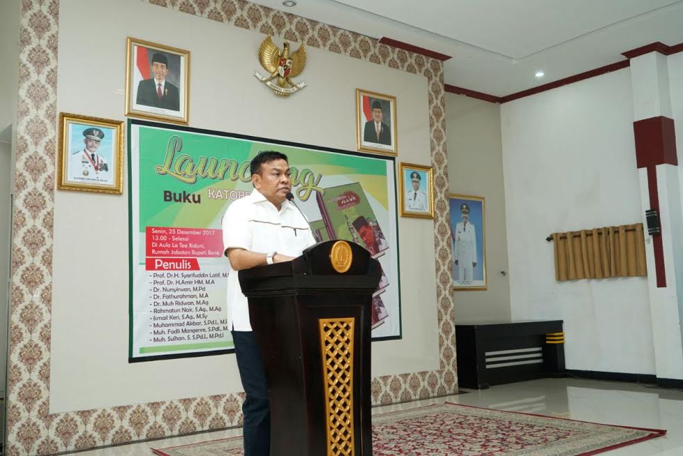 bupati-bone-dr-ha-fahsar-m-padjalangi-3t.jpg
