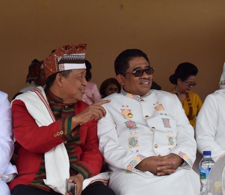 bupati-kalatiku-paemboan-bersama-soni-sumarsono_20180906_115414.jpg