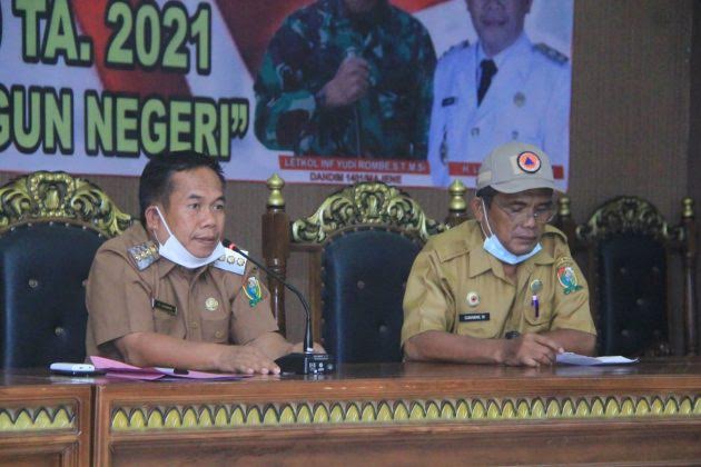 bupati-majene-lukman-memimpin-rapat-bersama-dengan-tim-verifikasi-data.jpg