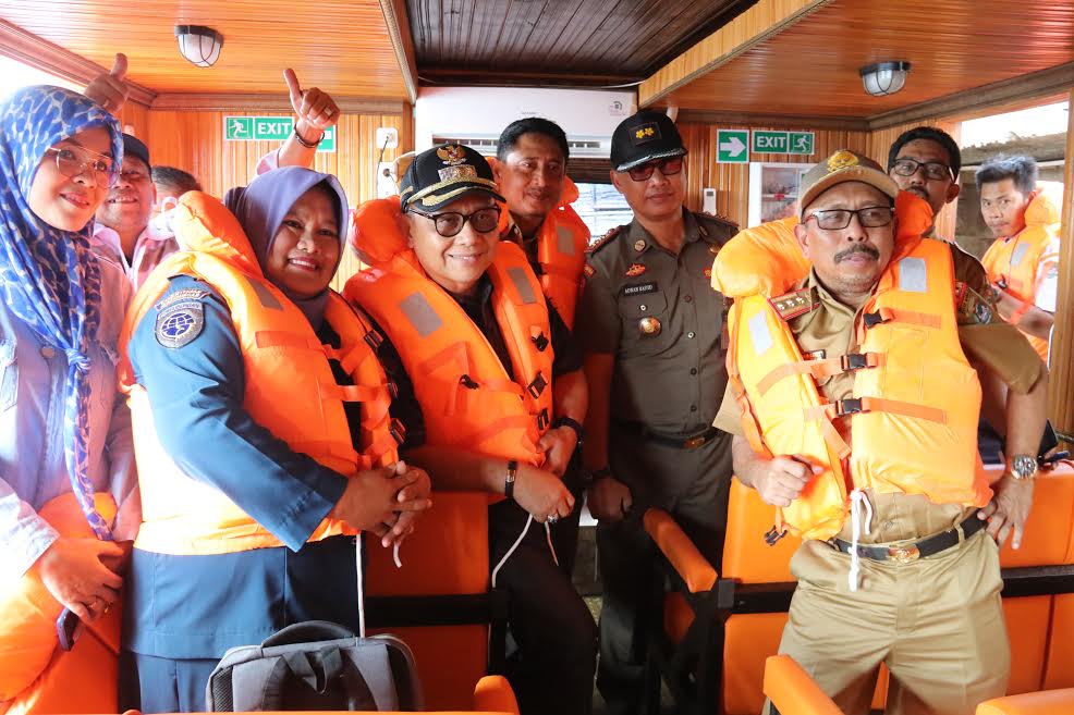 Pemkab Mamuju Terima Bantuan Kapal 35 GT dari Dirjen Perhubungan Laut