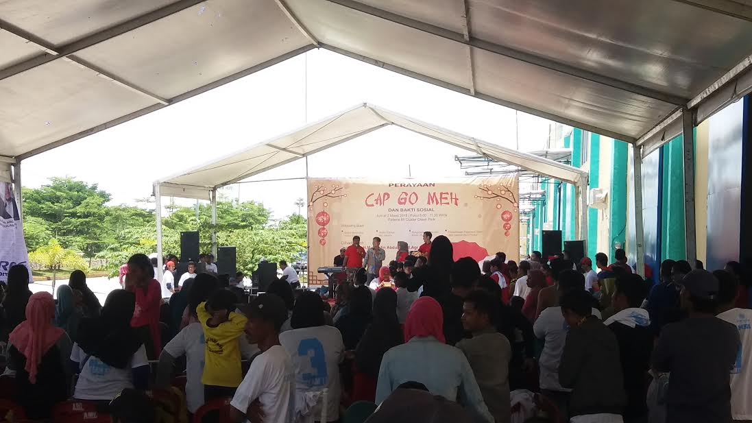 Cap Go Meh, Jaya Karya Makassar Bagi Sembako dan Pengobatan Gratis