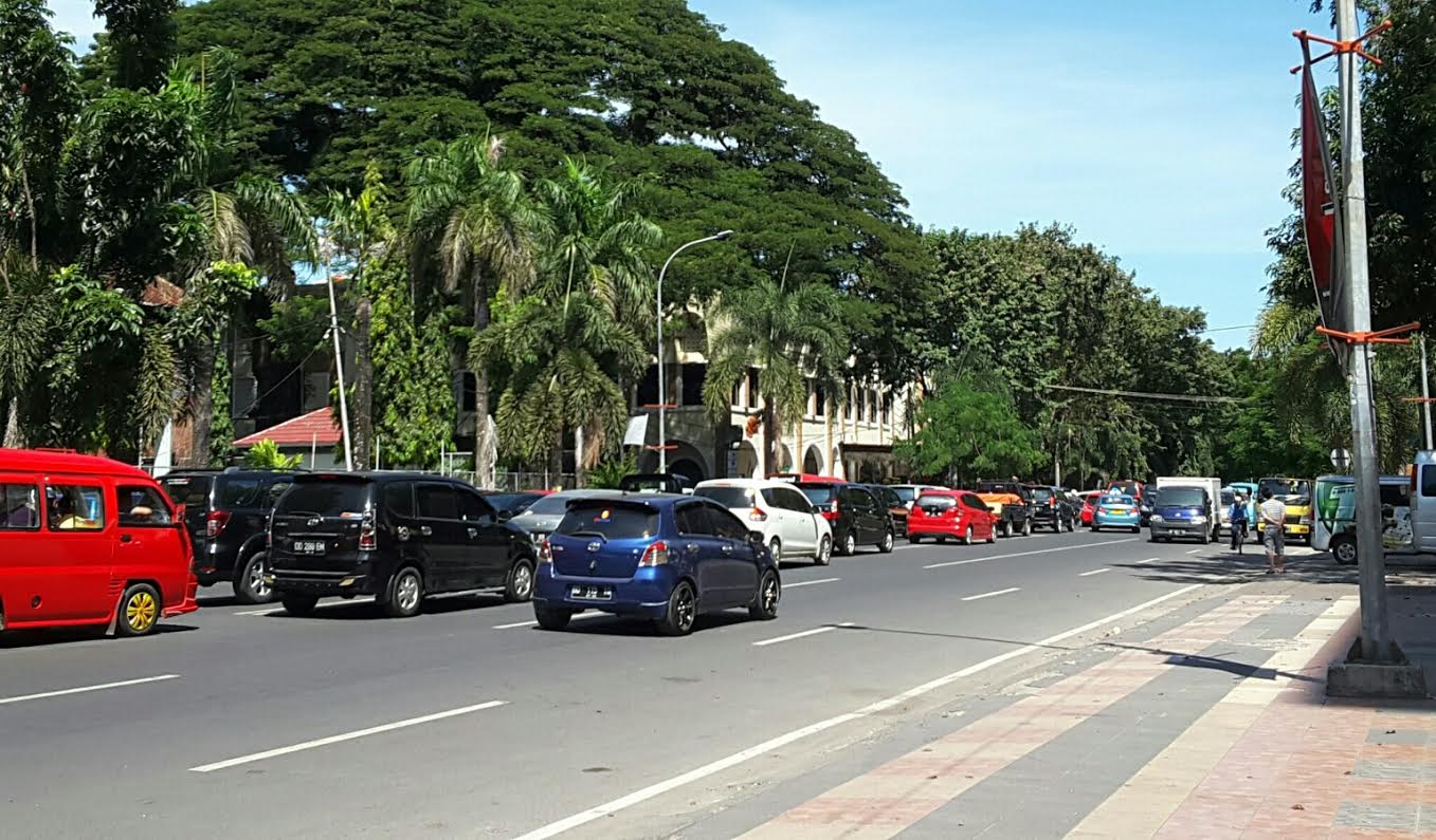 Pukul 13.29 Wita, Macet di Jl Jend Sudirman Depan Gedung IMMIM Makassar