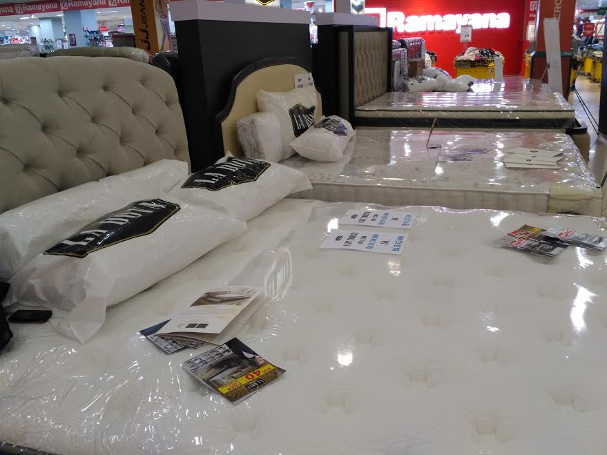 Spring Bed Diskon Hingga 60 Persen di Panakukang Square