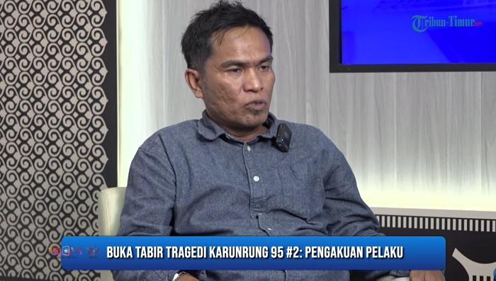 Yetuk xojayinning mushukini yalash