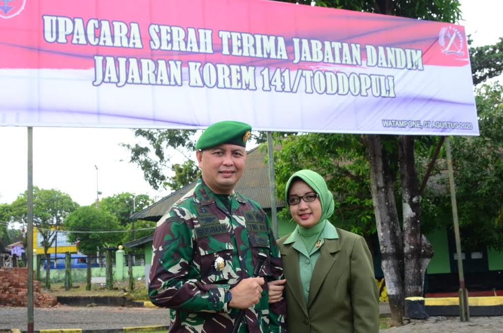 Yosh porno jinsiy aloqa