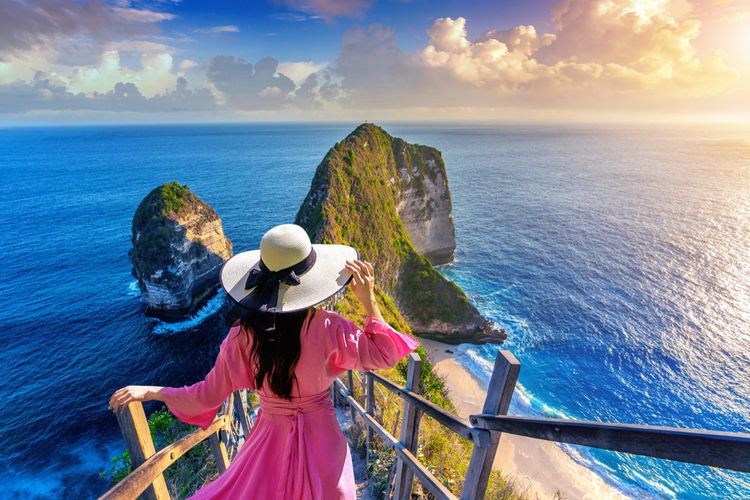 destinasi-wisata-pantai-kelingking-nusa-penida-bali.jpg