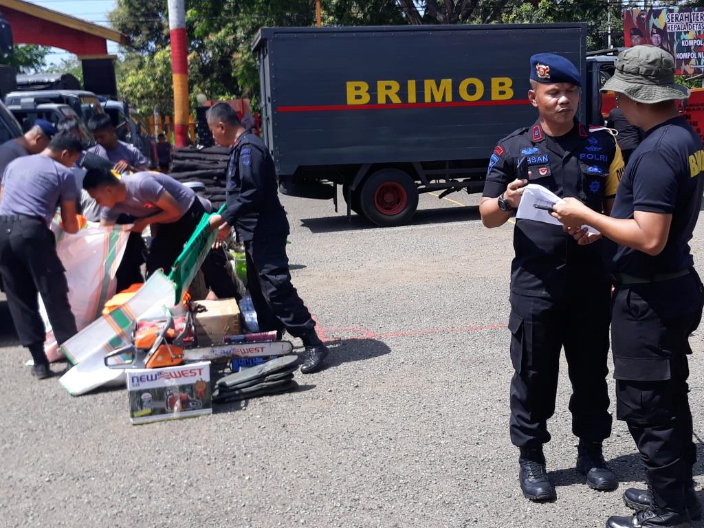 detasemen-c-pelopor-sat-brimob-polda-sulsel_20180929_155427.jpg
