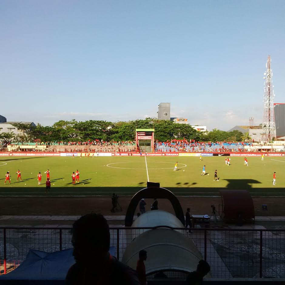 di-stadion-mattoanging-makassar-sore-ini_20160814_173819.jpg