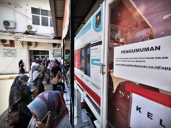 disdukcapil-makassar-kembali-membuka-pelayanan-27820020.jpg