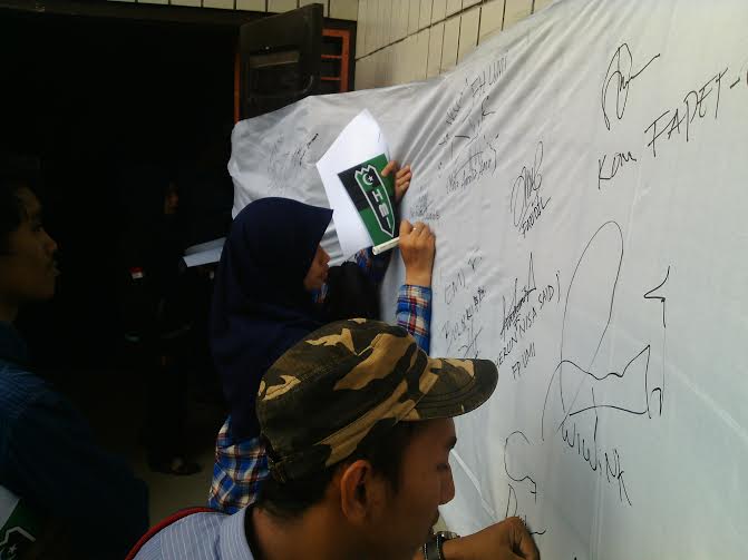 Melalui Seminar KAHMI di Unhas, Kader HMI Tanda Tangan Lafran Pane Pahlawan