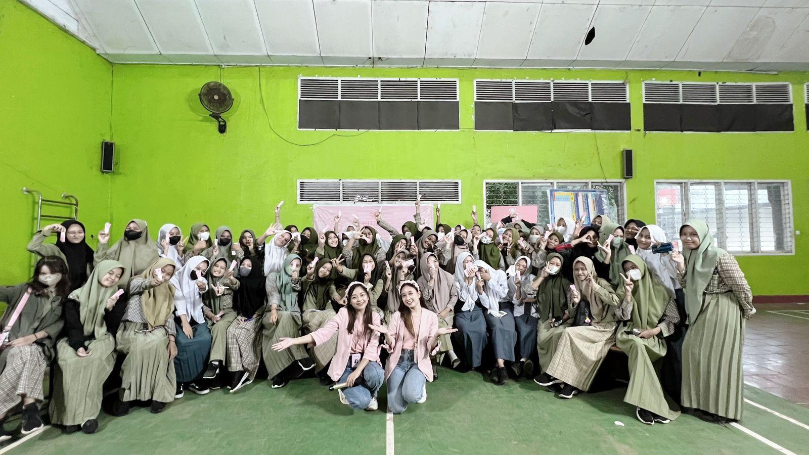 Beauty Besti Day Sambangi SMA 15 Makassar - emina-smk-3.jpg