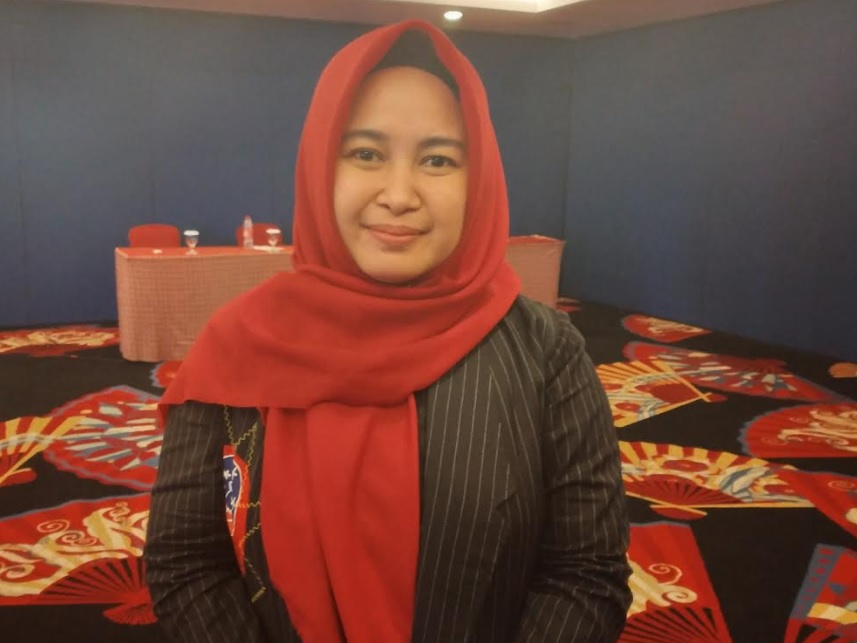 Endang Sari Anggota KPU Makassar Tunggu Swab Ulang