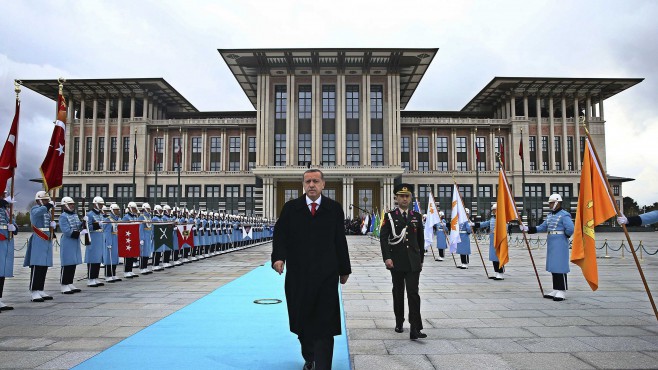 erdogan-di-istananya_20160724_091303.jpg