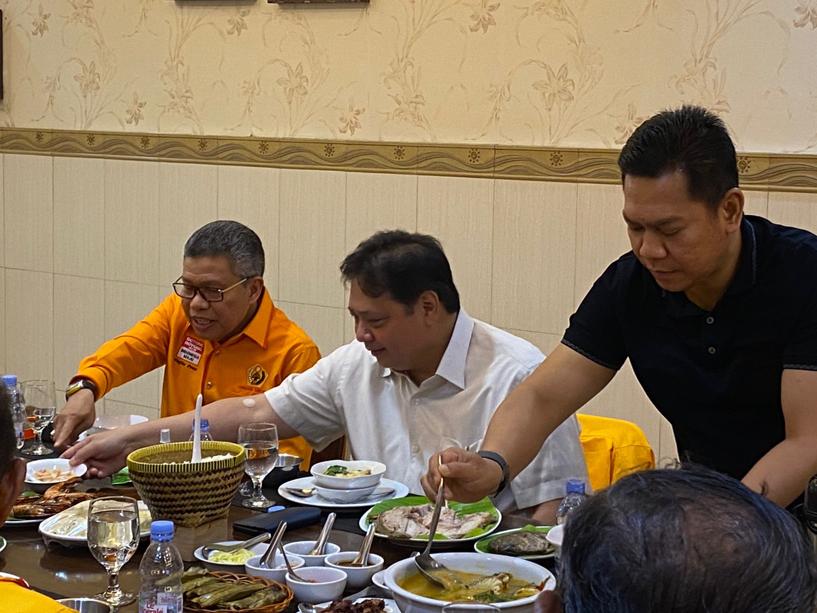 Sambil Makan Seafood, Taufan Pawe Lapor ke Airlangga: MKGR Siap Dukung Golkar Tarung Pemilu 2024